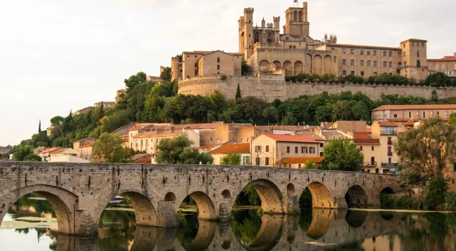 Fameuse vue de la cathédrale de Béziers
