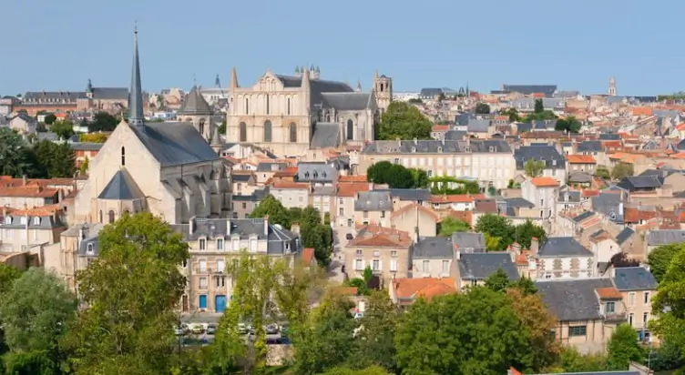 Vue aérienne de Poitiers