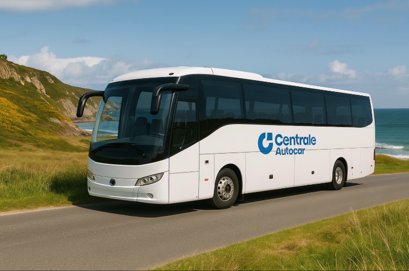 Bus loué avec Centrale Autocar pour un déplacement de groupe en Bretagne