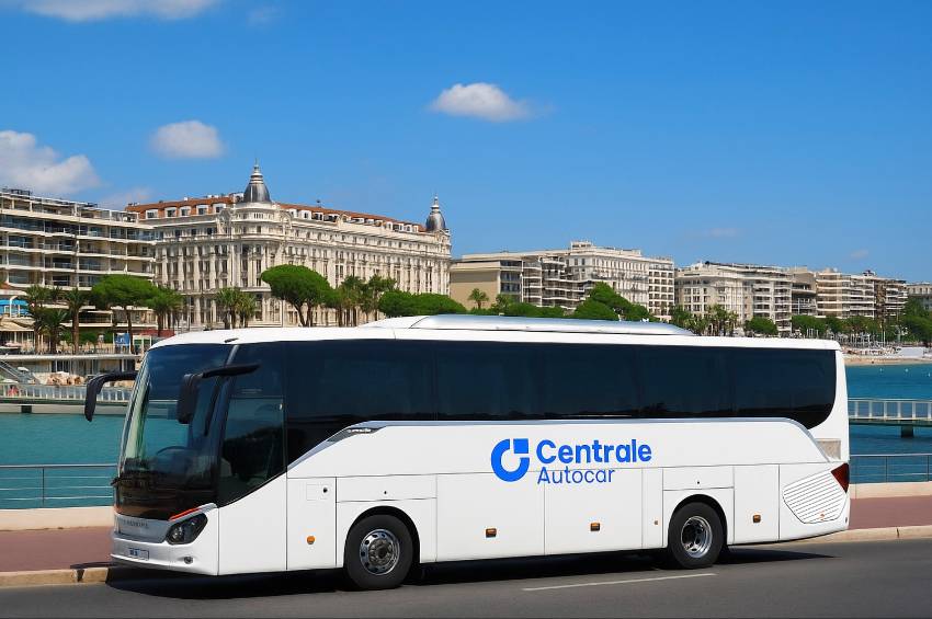 Bus loué à Cannes avec Centrale Autocar
