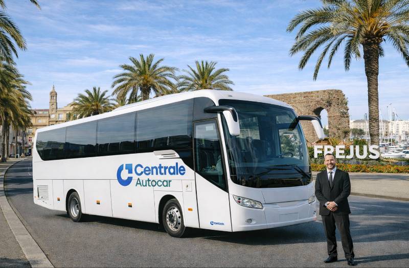 Bus loué à Fréjus